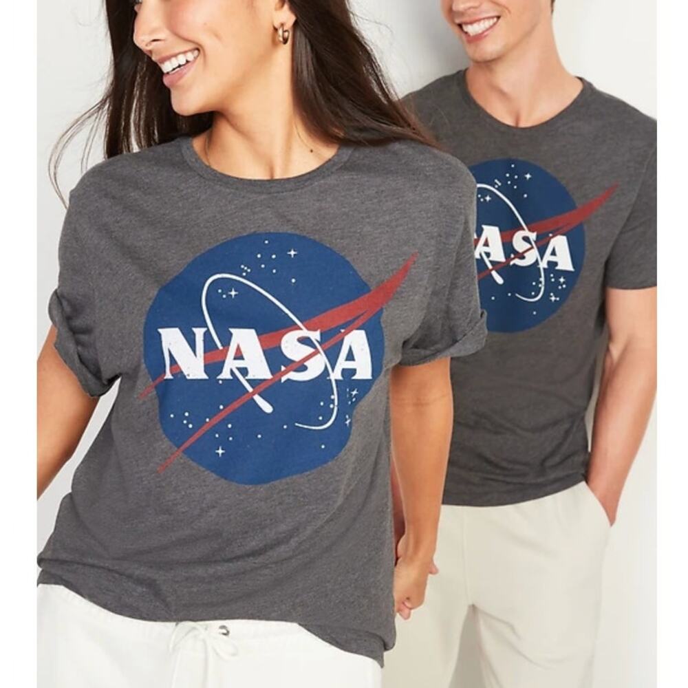 Old Navy Medium NASA Collectible Graphic T-Shirt Dark Heathered Gray